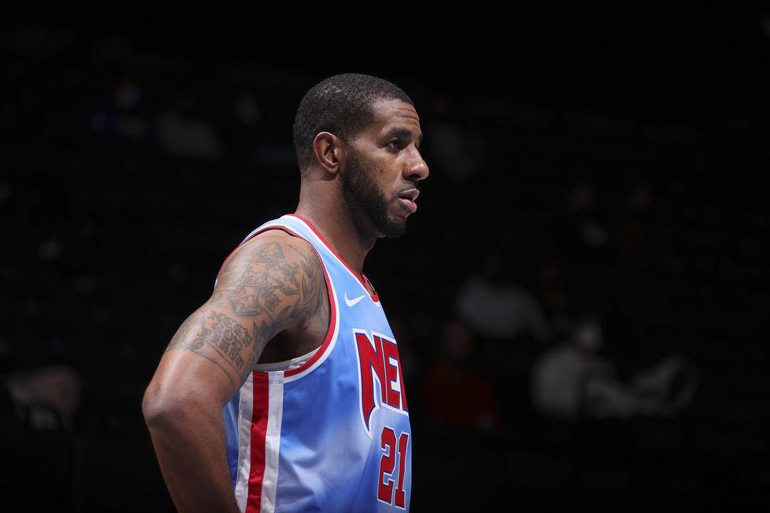 与中场球员 与中场球员